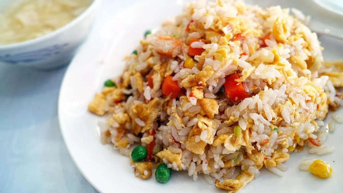 Resep Nasi Goreng Kampung Autentik: Rahasia Gurihnya Ada di Terasi dan Bumbu Dasar