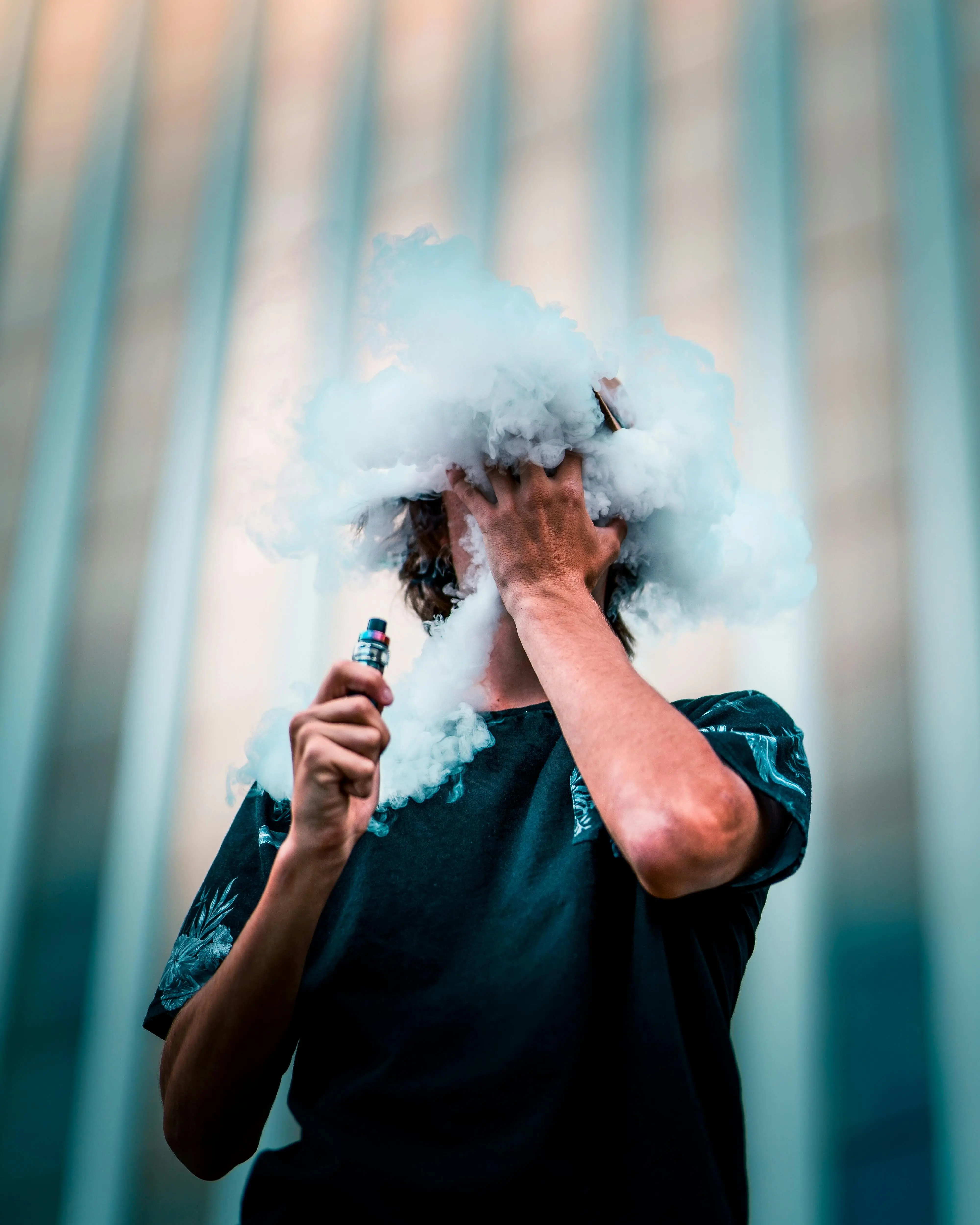 Vaping Sebagai 'Gateway Drug': Mengapa Pengguna Vape Lebih Berisiko Menjadi Perokok Berat?