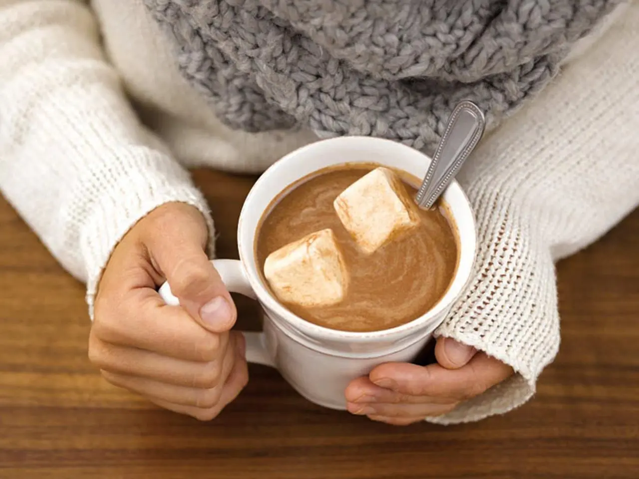 Rahasia Membuat Hot Chocolate Klasik yang Kental dan Nikmat di Rumah Tanpa Perlu ke Kafe