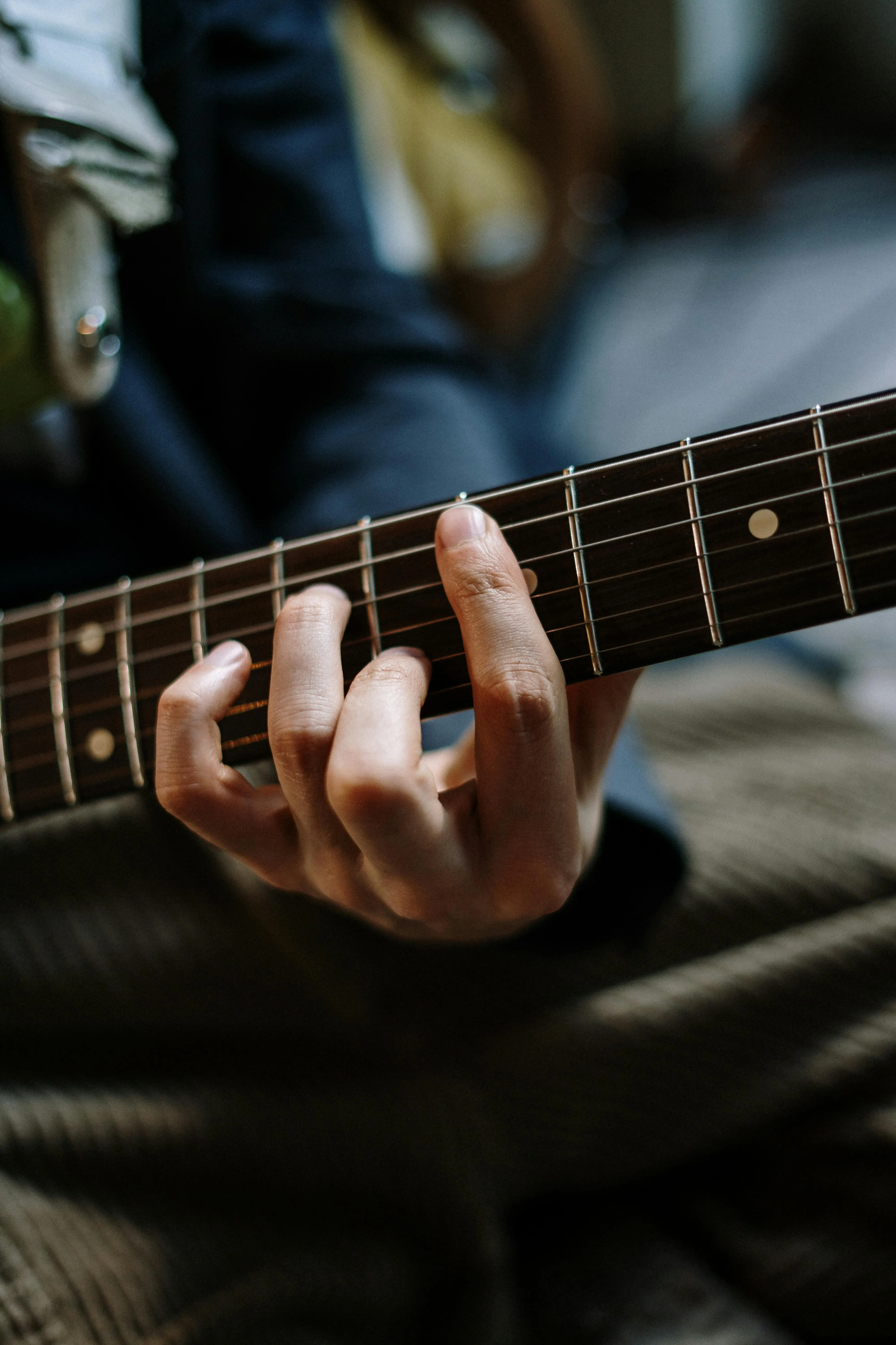 Panduan Posisi Jari agar Tidak Mudah Pegal Saat Main Gitar: Rahasia Kenyamanan Bermain Jangka Panjang