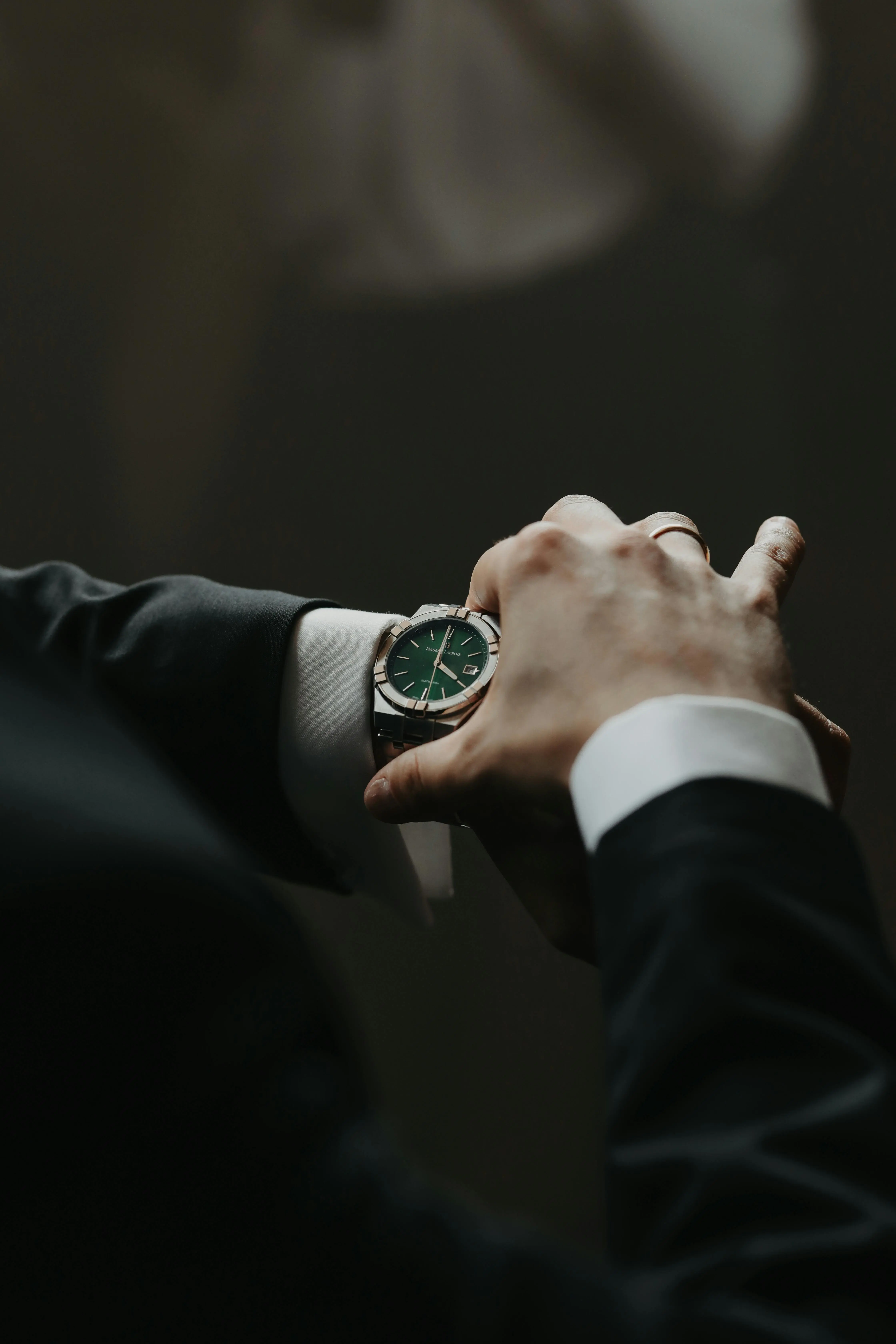 Jam Tangan dan Etika Berbusana: Panduan Lengkap Tampil Berkelas di Segala Situasi