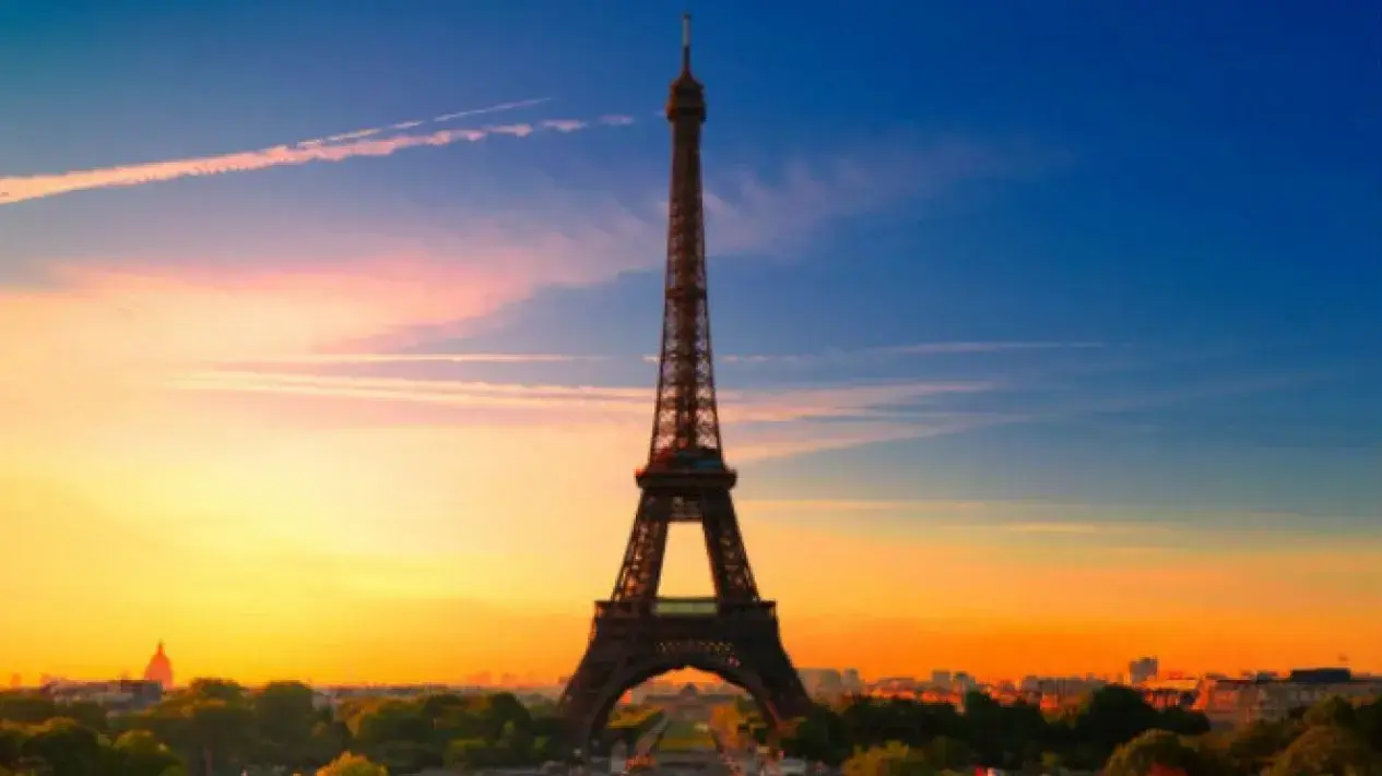 Bukan Sekadar Menara Besi, Inilah Deretan Fakta Tersembunyi Menara Eiffel yang Mungkin Belum Anda Tahu