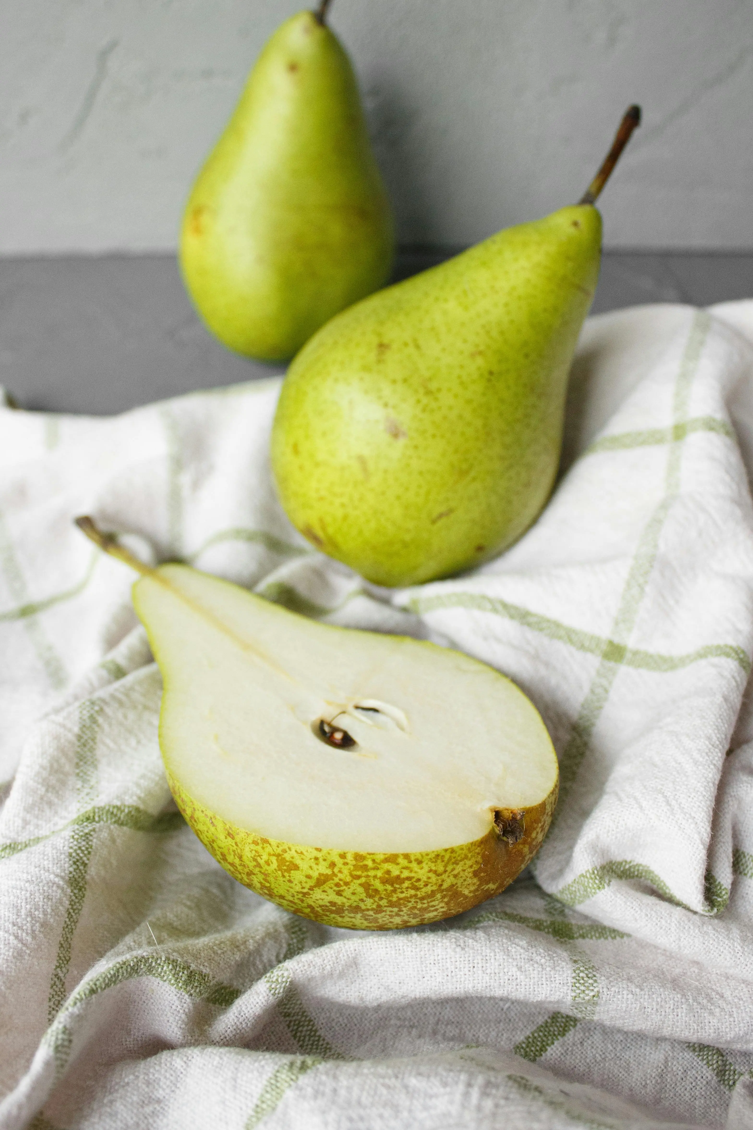 Cara Terbaik Menikmati Buah Pir: Tips Mengunci Nutrisi Agar Tidak Terbuang Sia-sia