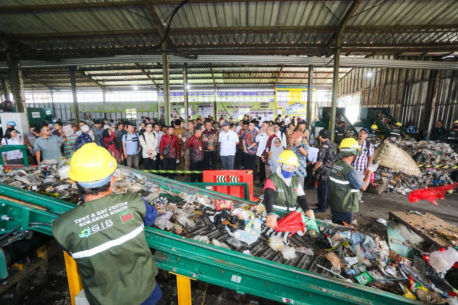 Transformasi Sampah Bandung: Farhan Adopsi Strategi Sukses Kabupaten Banyumas