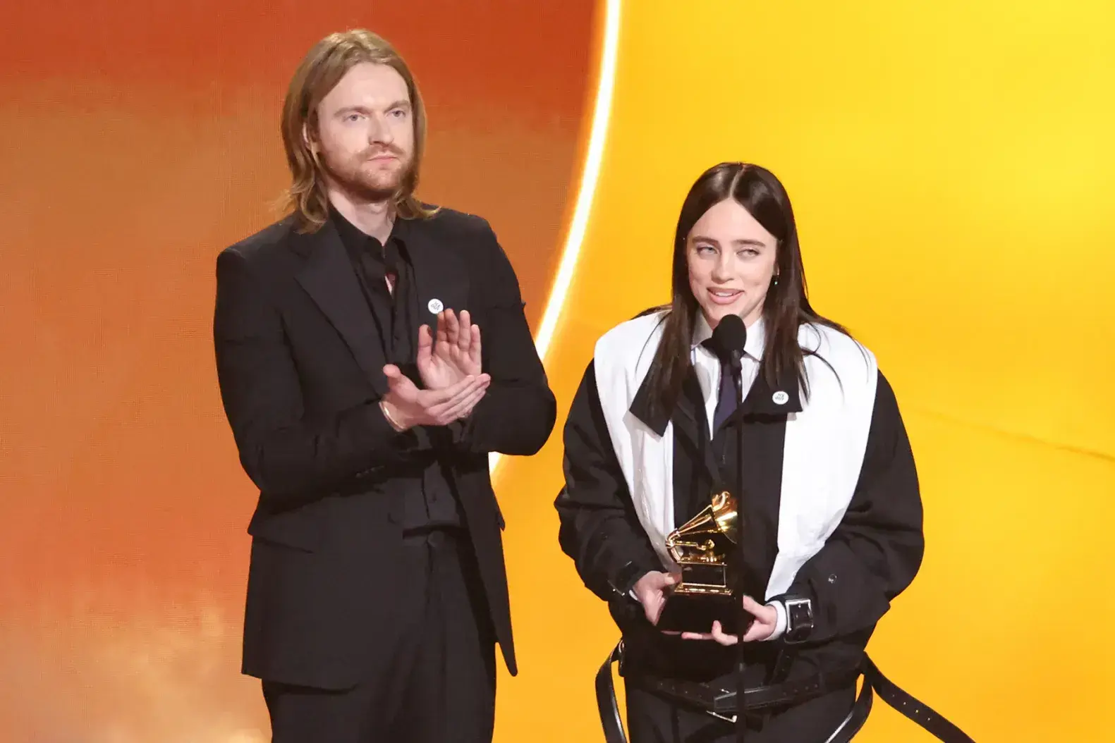 Billie Eilish Menang Besar di Grammy Awards 2026: Lagu Wildflower Resmi Jadi yang Terbaik
