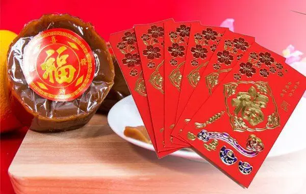 Tradisi Unik Imlek di Indonesia: Makna Angpao dan Kue Keranjang