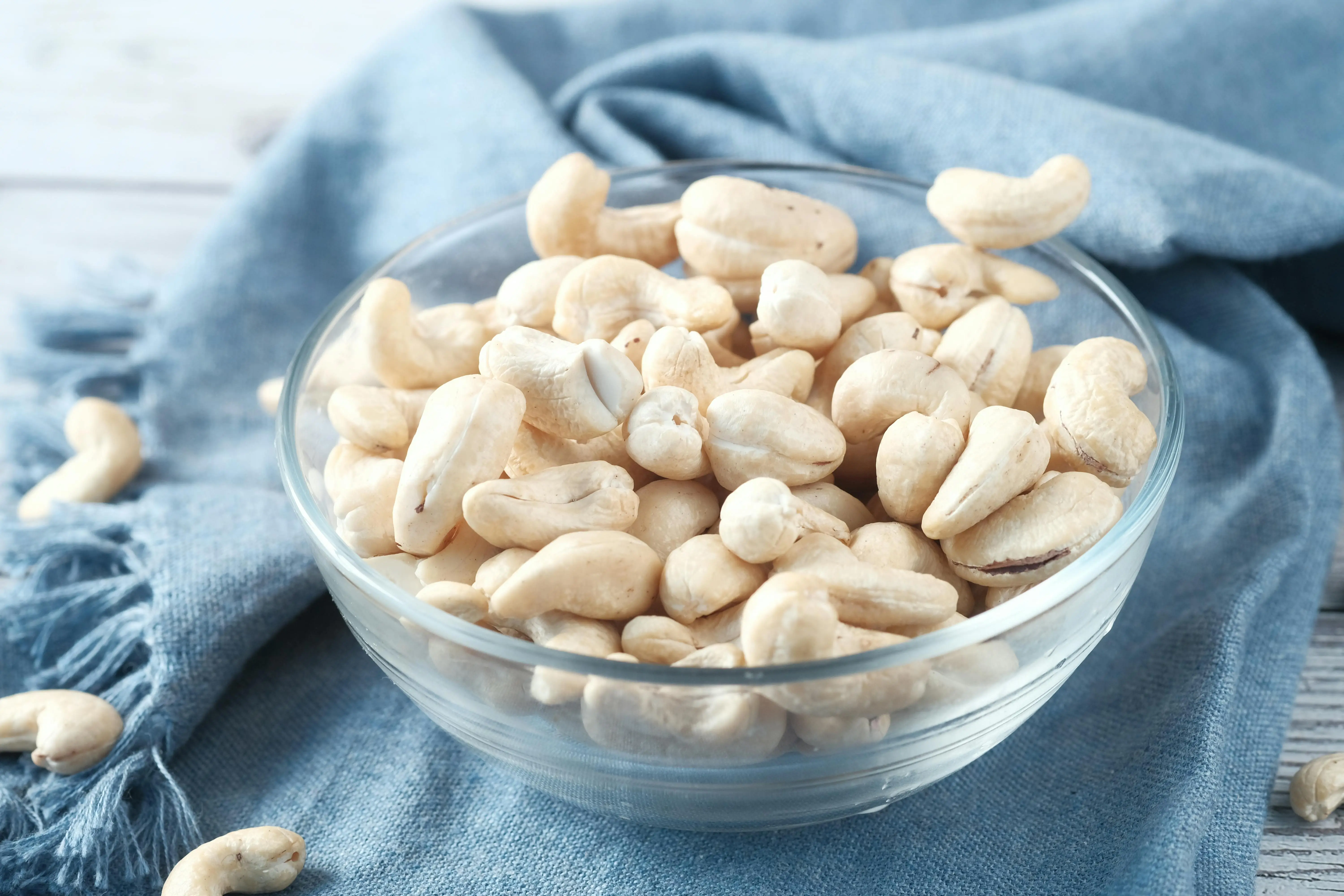 Amankah Penderita Diabetes Makan Kacang Mede? Simak Penjelasan Pakar Berikut Ini