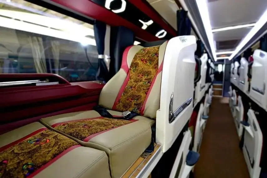 Sleeper Bus vs Bus Eksekutif: Mana yang Lebih Worth It untuk Perjalanan Jauh?