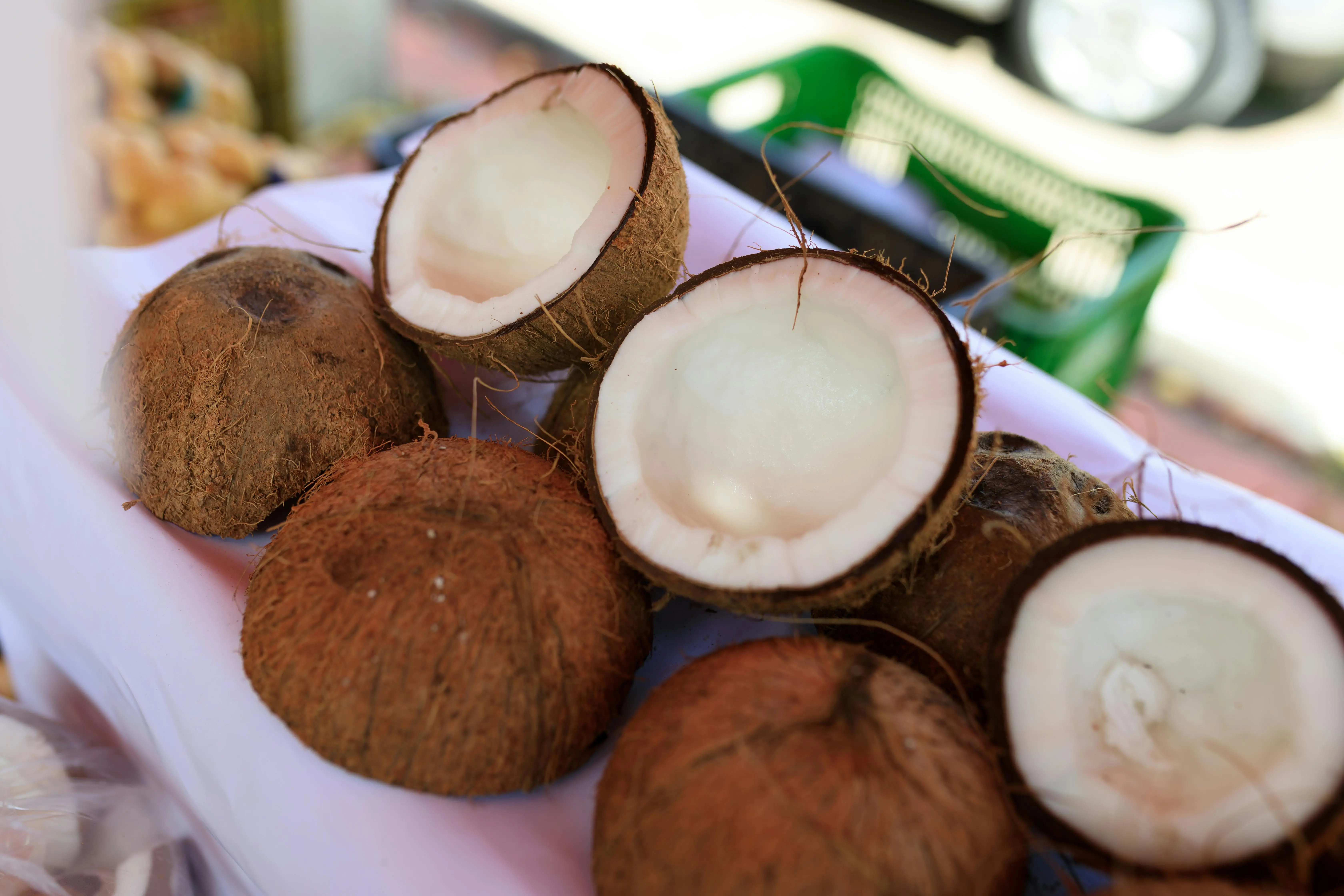 Rahasia Asam Lemak Kelapa: Senjata Alami Melawan Virus Beramplop