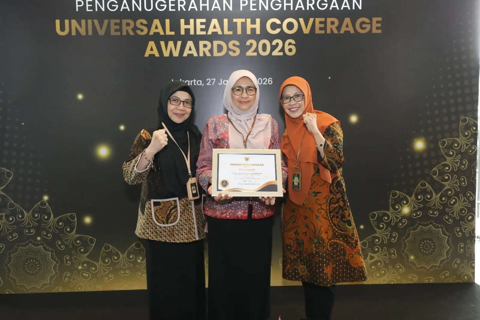 8 Tahun Konsisten! Kota Bandung Raih UHC Awards 2026 Kategori Madya