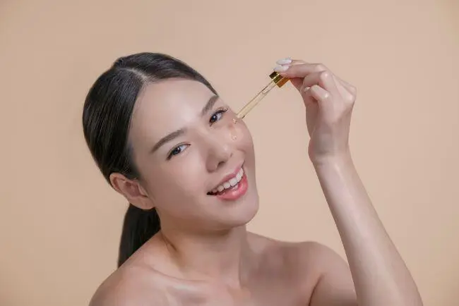 Urutan Pemakaian Serum yang Tepat: Jangan Sampai Bahan Aktif Bertabrakan