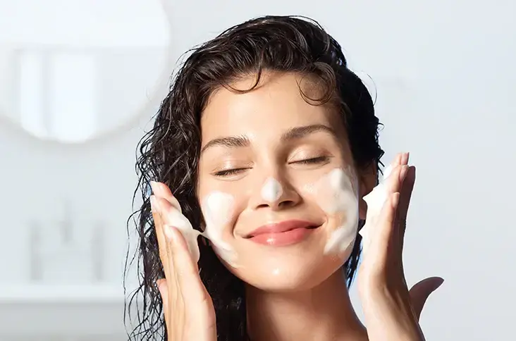 Mengenal Double Cleansing: Rahasia Wajah Bersih dari Komedo