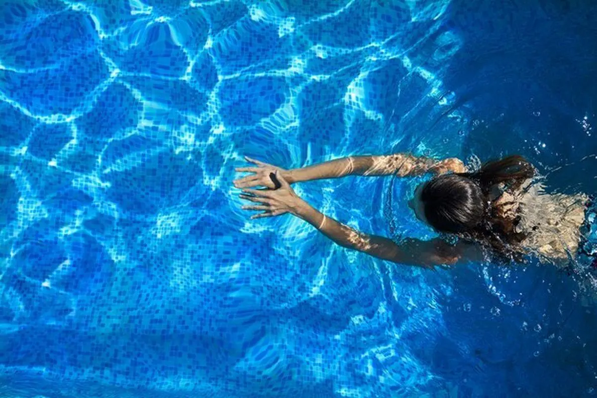 Kenapa Kita Merasa Lapar Setelah Berenang? Penjelasan Ilmiah di Balik Suhu Air