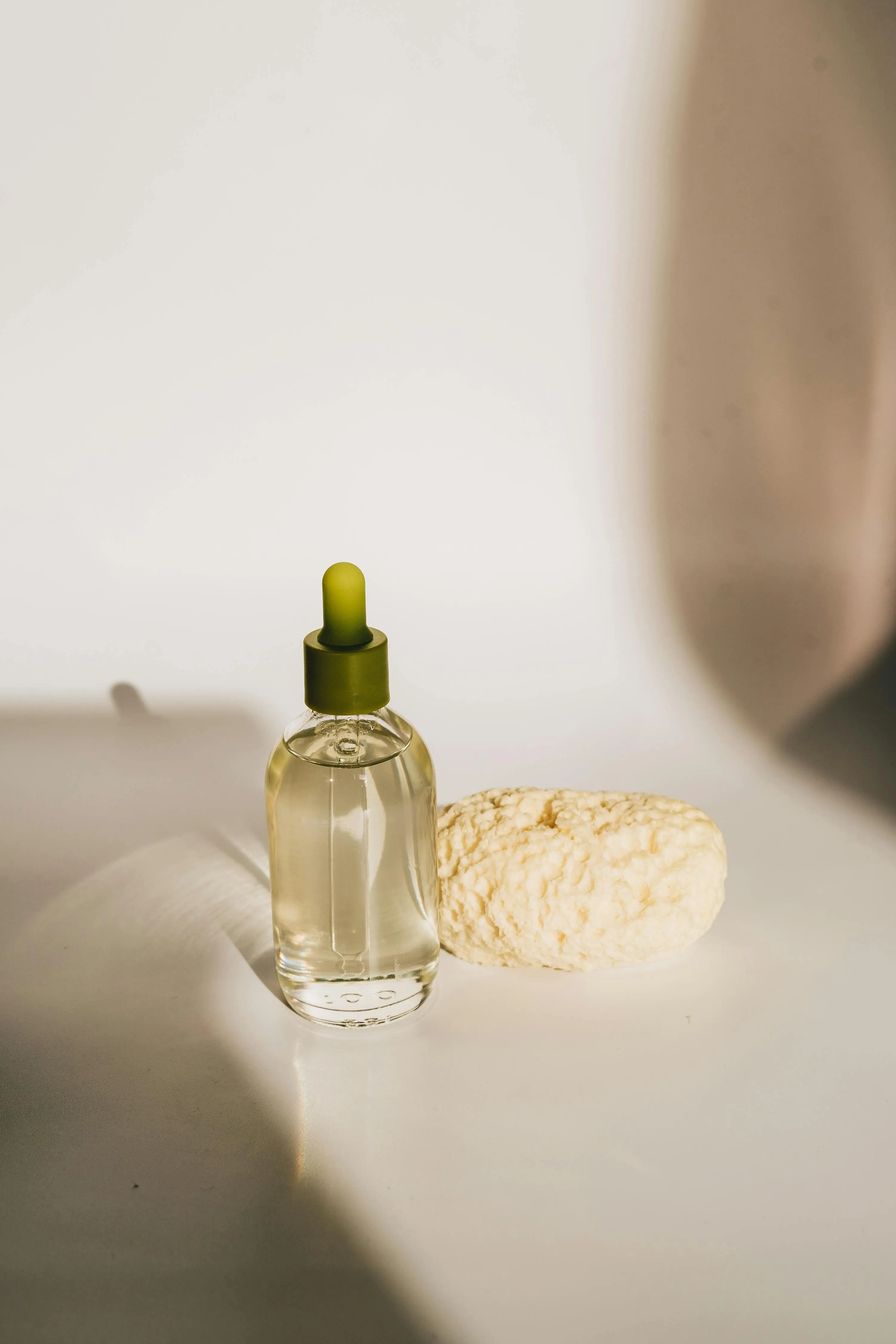 Menggali Potensi Virgin Coconut Oil: Perisai Alami Melawan Stres Oksidatif