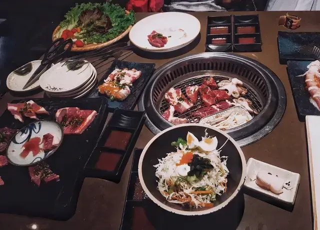 Tips Makan All You Can Eat Tanpa Rasa Berdosa: Gizi Tetap Seimbang!