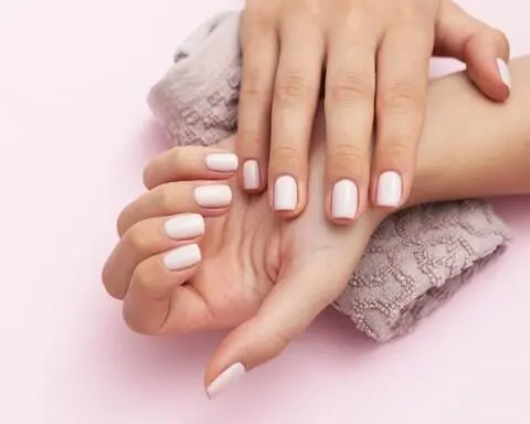 Kutek Sering Mengelupas? Simak 5 Langkah Manicure Rumahan Agar Warna Kuku Awet