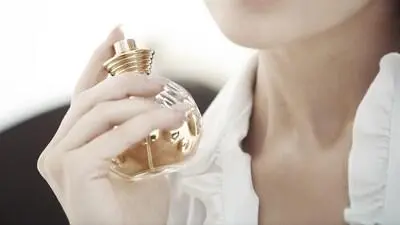 Mengapa Aroma Parfum Bisa Berubah Setelah Terkena Keringat? Ini Penjelasan Ilmiahnya