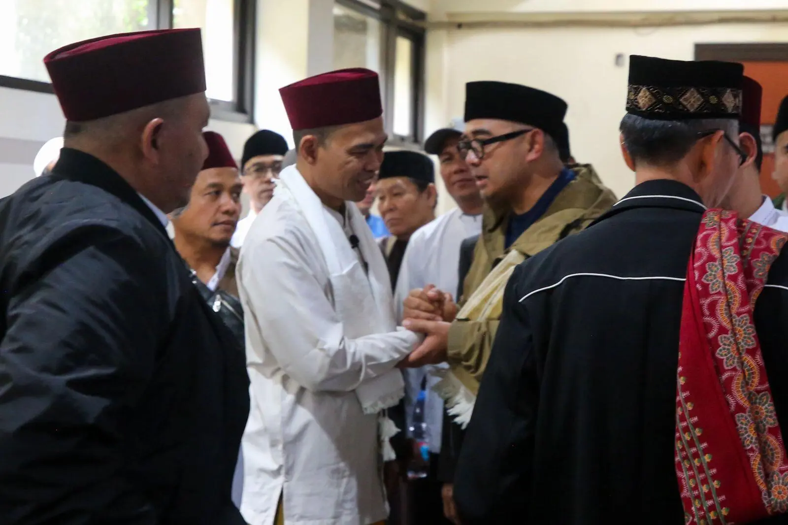 Peringati Isra Mi'raj, Ustadz Abdul Somad Ajak Warga Hidupkan Masjid Raya Bandung