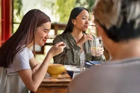 Waspada Tourist Trap! 5 Ciri Restoran di Luar Negeri yang Sebaiknya Dihindari
