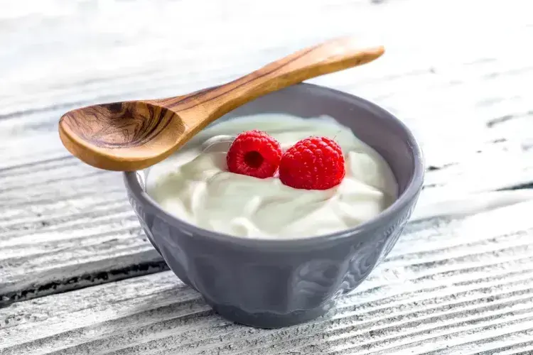 Sering Lapar Tengah Malam? Ini 5 Camilan Sehat yang Aman Dikonsumsi Sebelum Tidur
