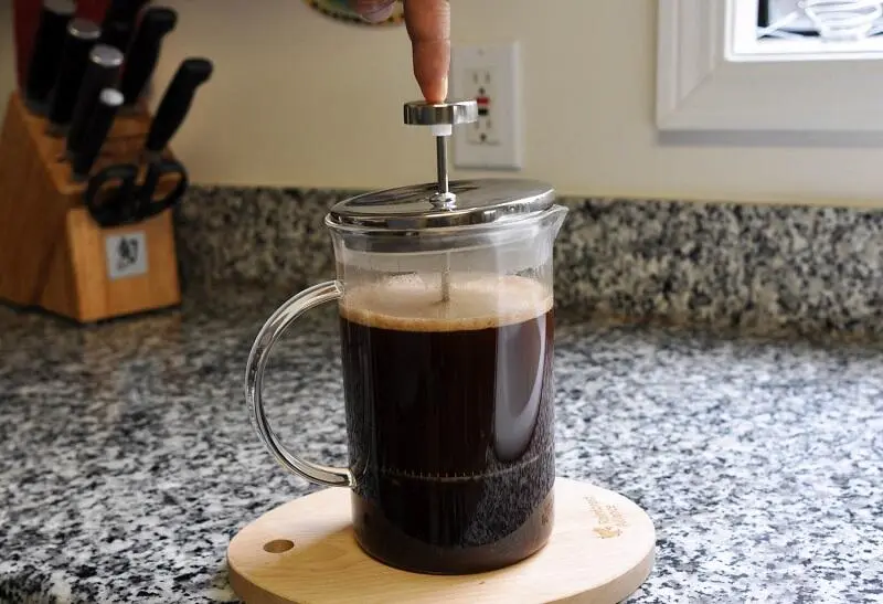 Gak Perlu ke Kafe! Ini Rahasia Membuat Kopi Enak di Rumah ala Barista Profesional