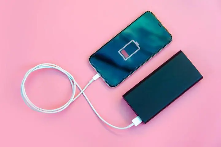 Baterai HP Cepat Drop? Mungkin Powerbank-mu Penyebabnya! Ini Cara Memilih yang Benar