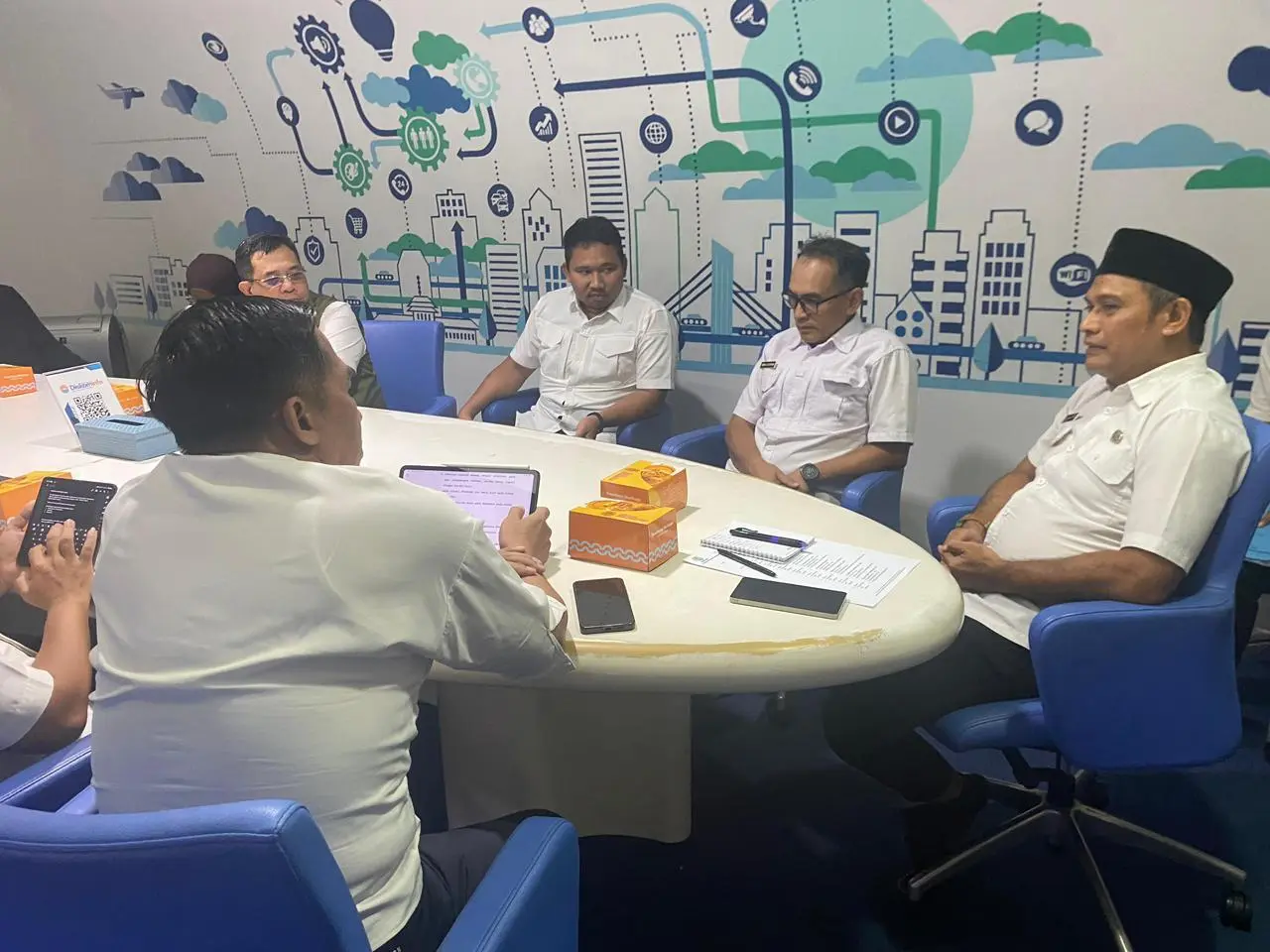 Solusi Kabel Semrawut, Kota Cirebon Pelajari Skema SJUT dan Kolaborasi Operator di Bandung