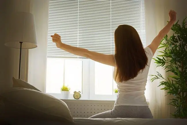 Gak Perlu Bangun Subuh! 5 Rutinitas Pagi Ini Tetap Bisa Bikin Kamu Produktif
