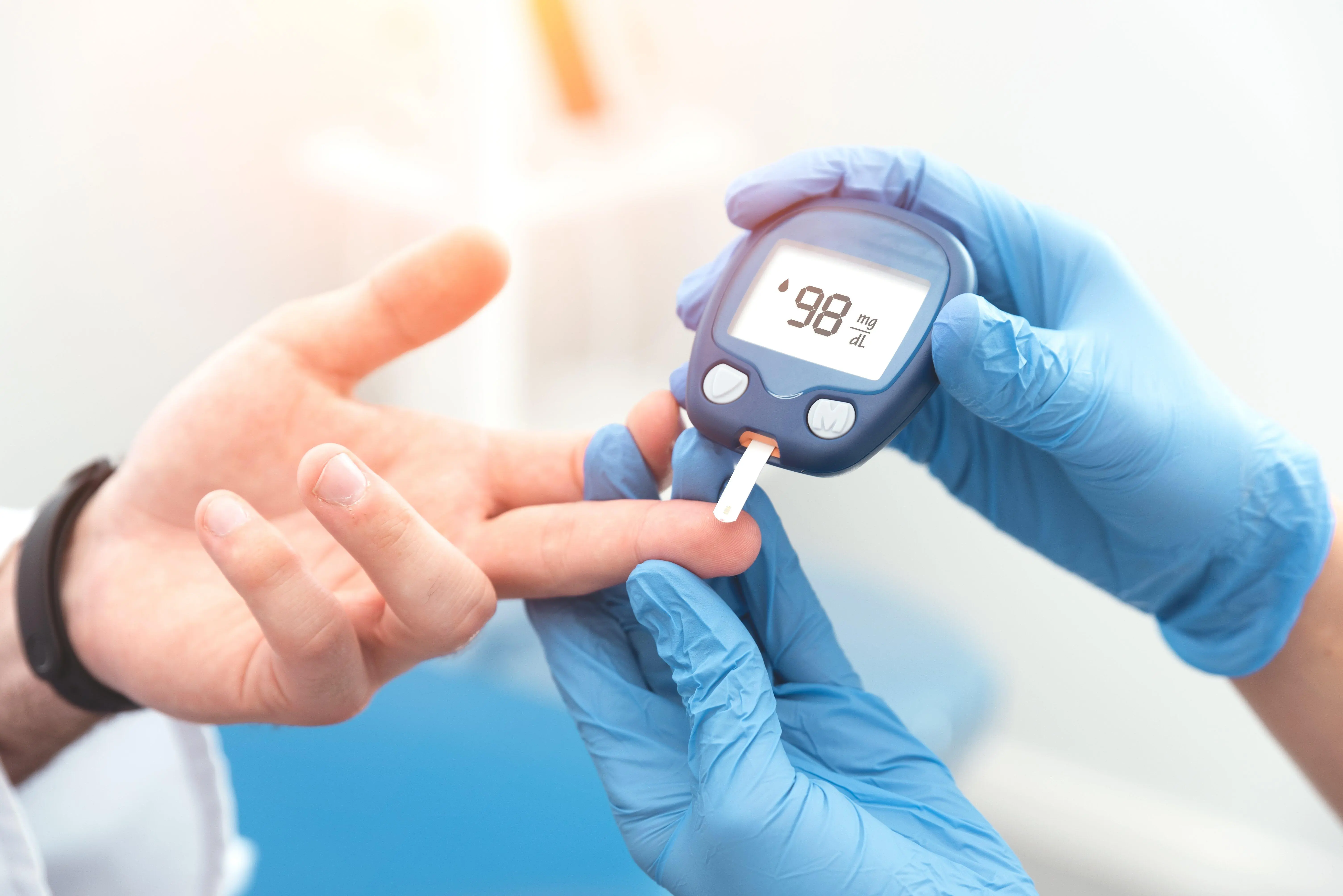 Diabetes Bukan Cuma Penyakit Orang Tua: Kenali 5 Tanda Bahaya Sejak Dini di Usia 20-an