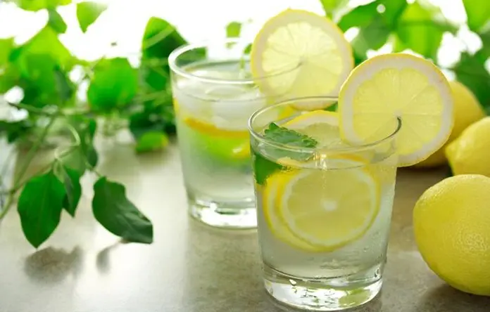 Ritual Pagi Sehat: Rahasia Perut Nyaman dan Bebas Begah dengan Air Lemon Hangat