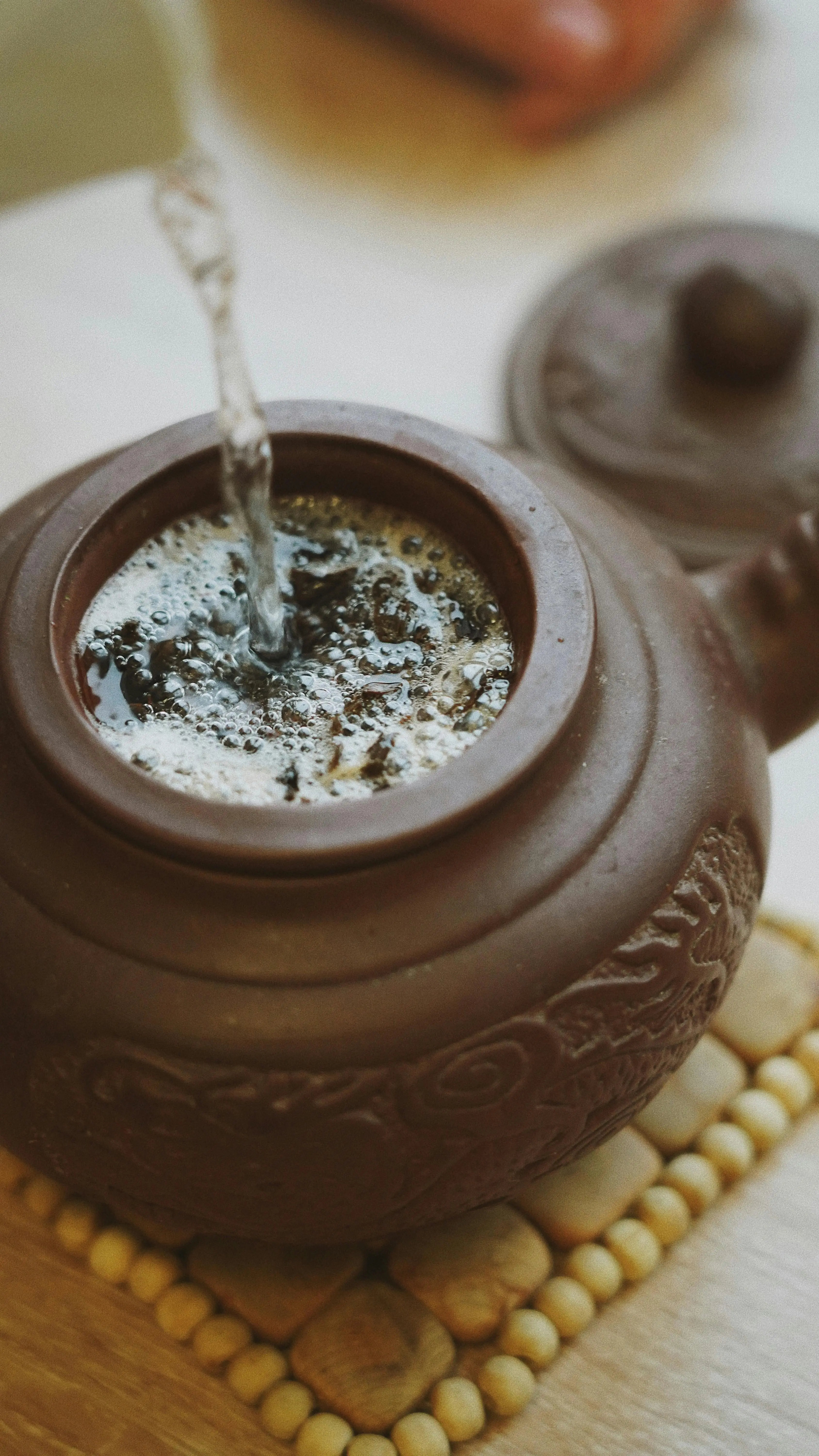 Benarkah Minum Air Hangat Bisa Menenangkan Detak Jantung? Ini Penjelasan Medisnya