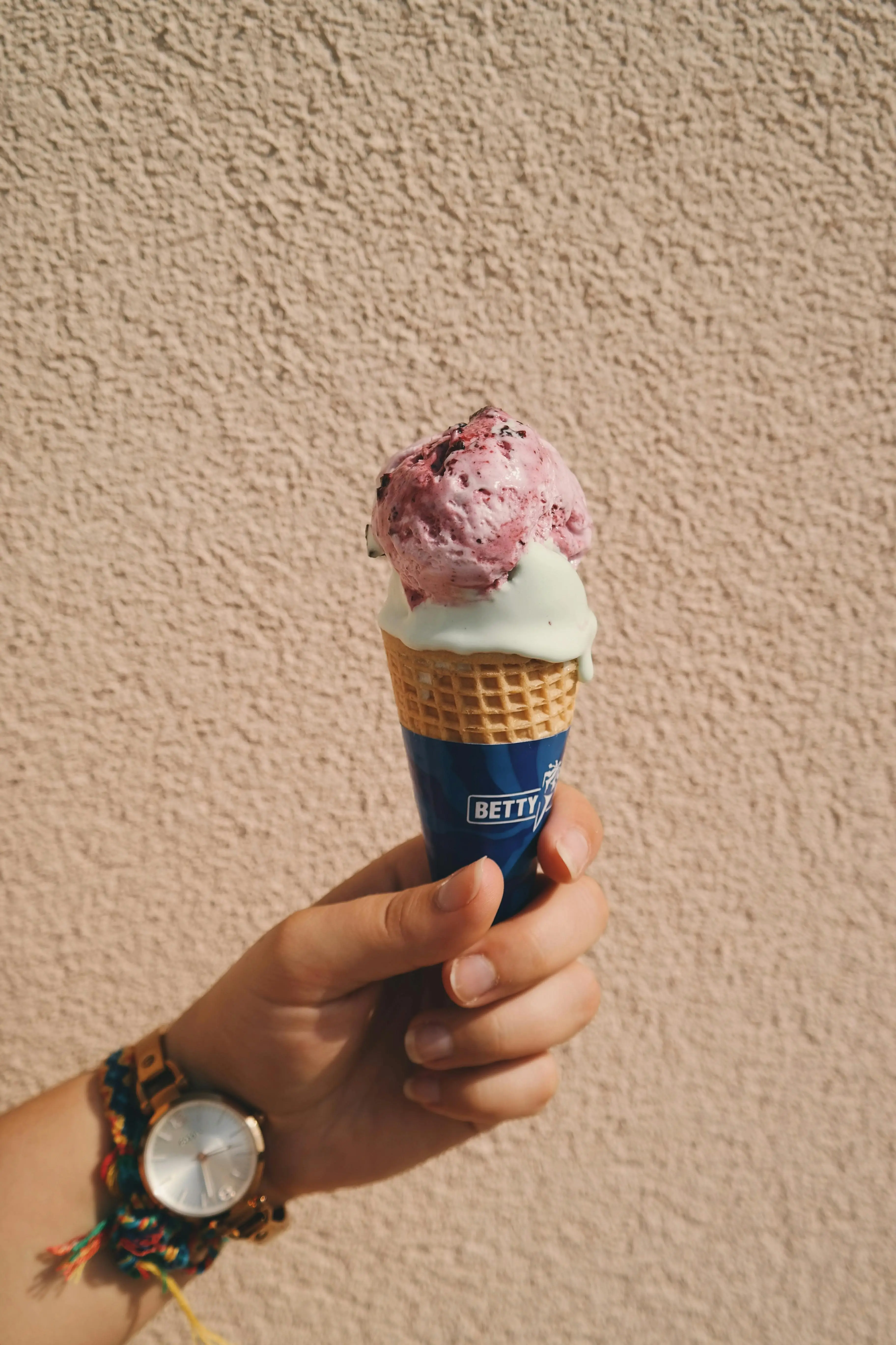 Bukan Sekadar Camilan Dingin: Kisah Menarik Bagaimana Es Krim Menaklukkan Lidah Global