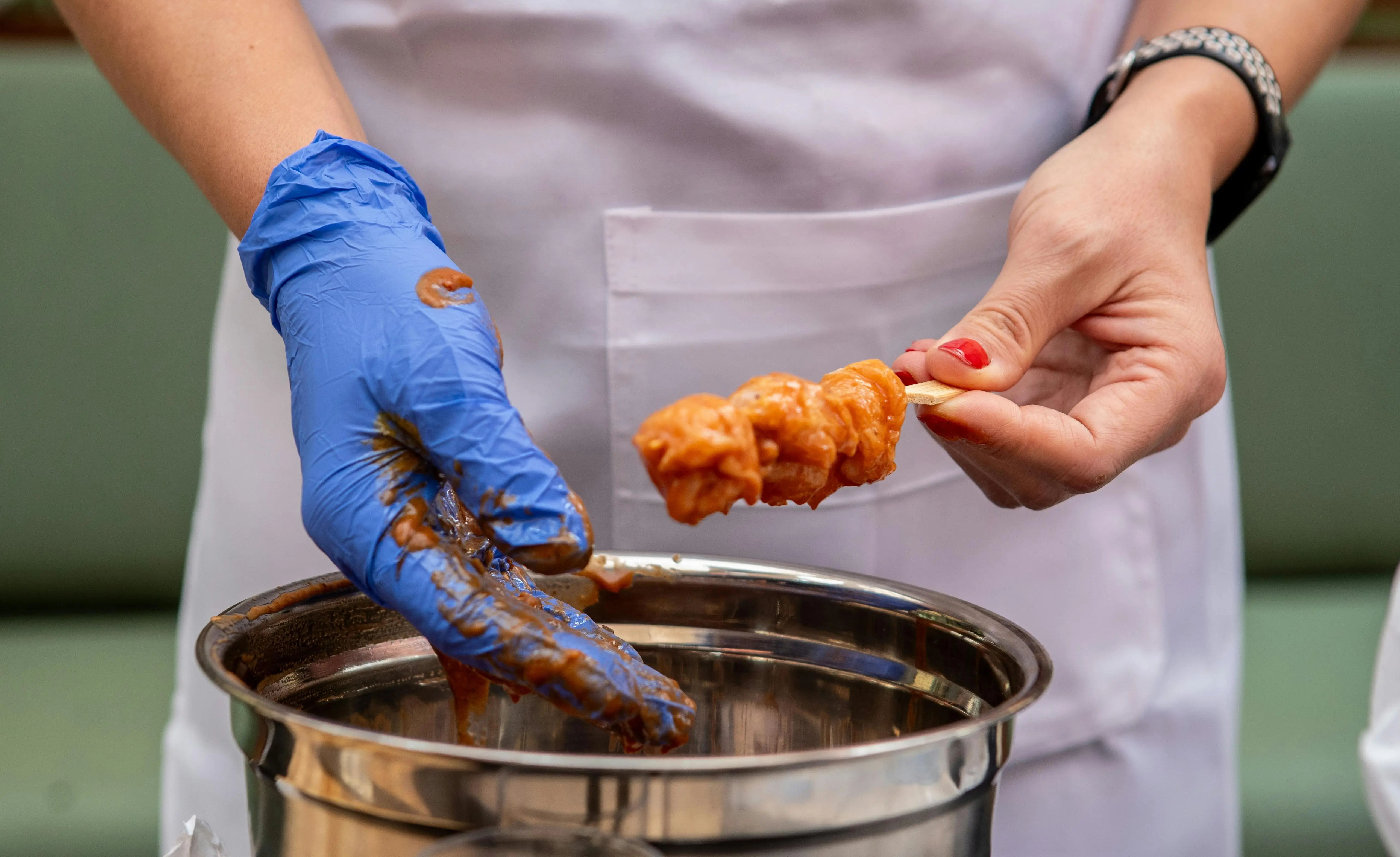 Sate dan Diplomasi Rasa: Menjelajahi Harmoni Saus Internasional yang Tak Terduga