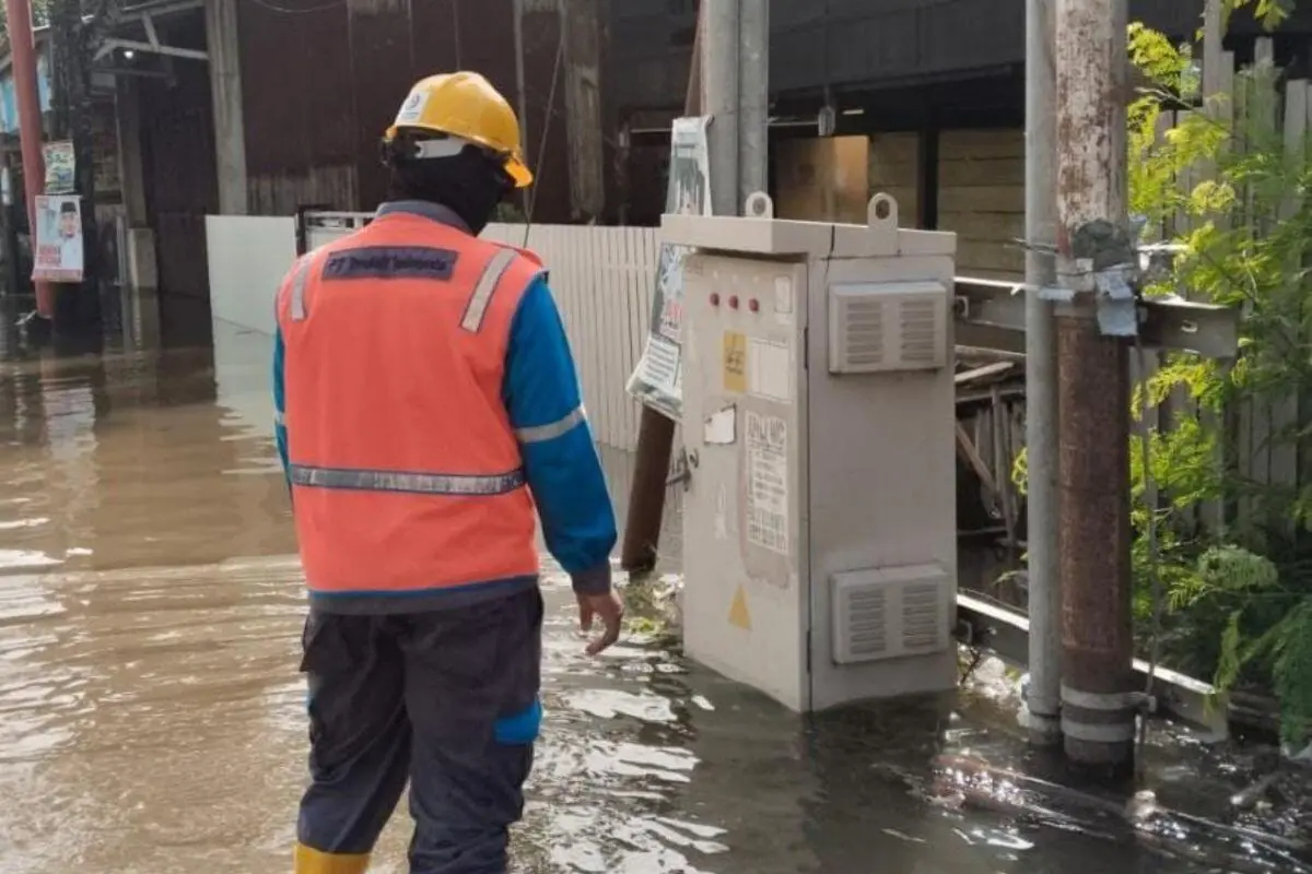 Waspada Sengatan Listrik! Inilah Prosedur Aman Menangani Instalasi Rumah Saat Banjir Mulai Masuk