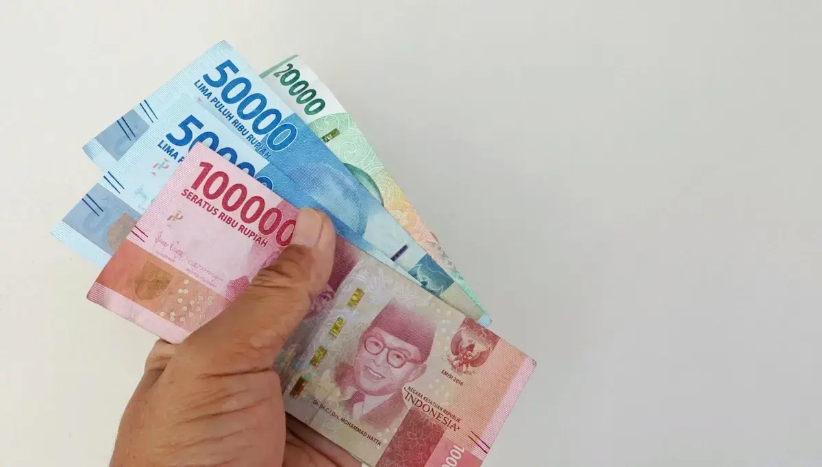Mengenal Arti Warna Uang Kertas Rupiah: Kenapa Harus Merah, Biru, dan Hijau?