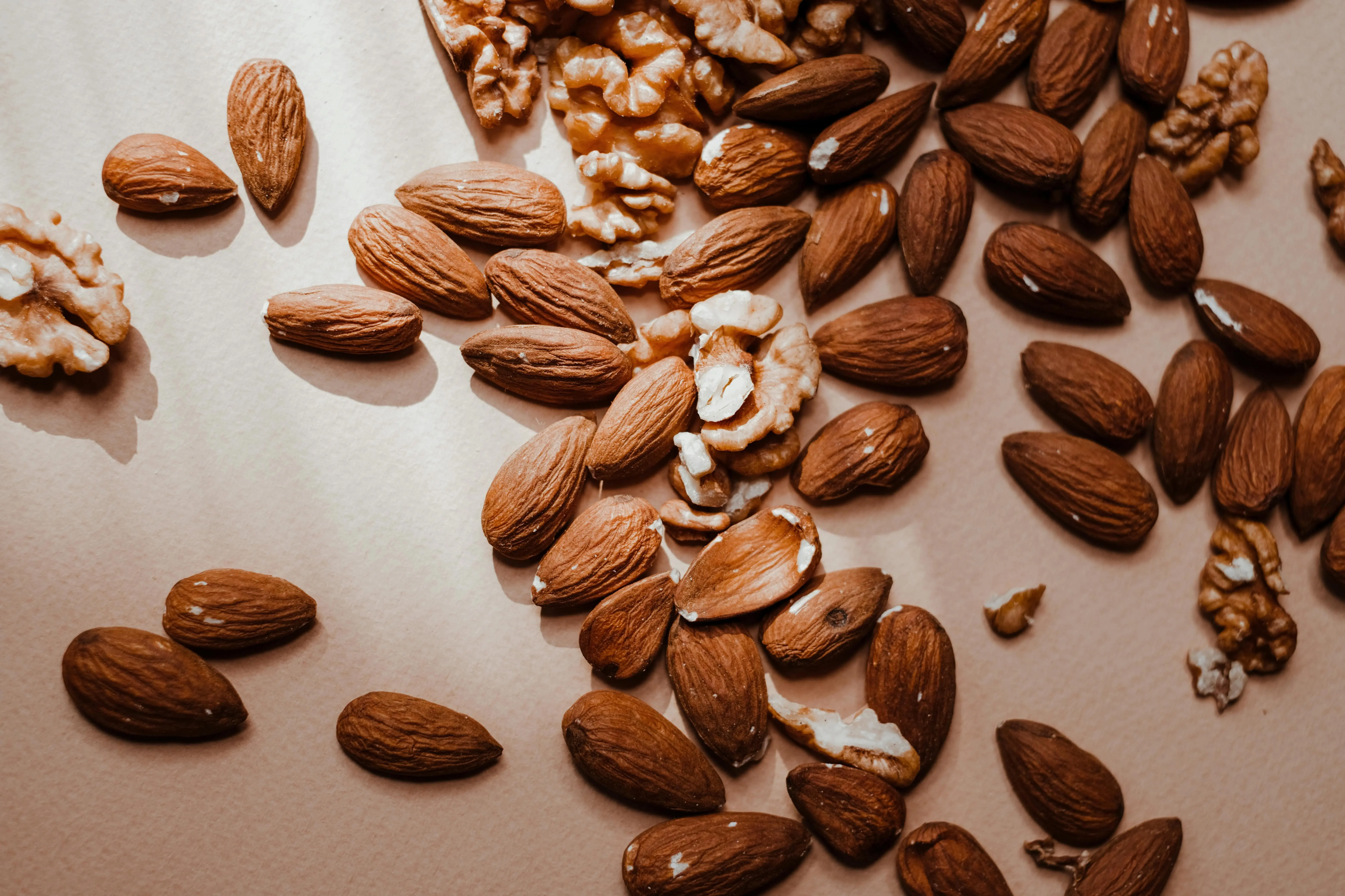 Misteri Rasa Pahit pada Almond: Penjelasan Ilmiah di Balik Senyawa Kimianya