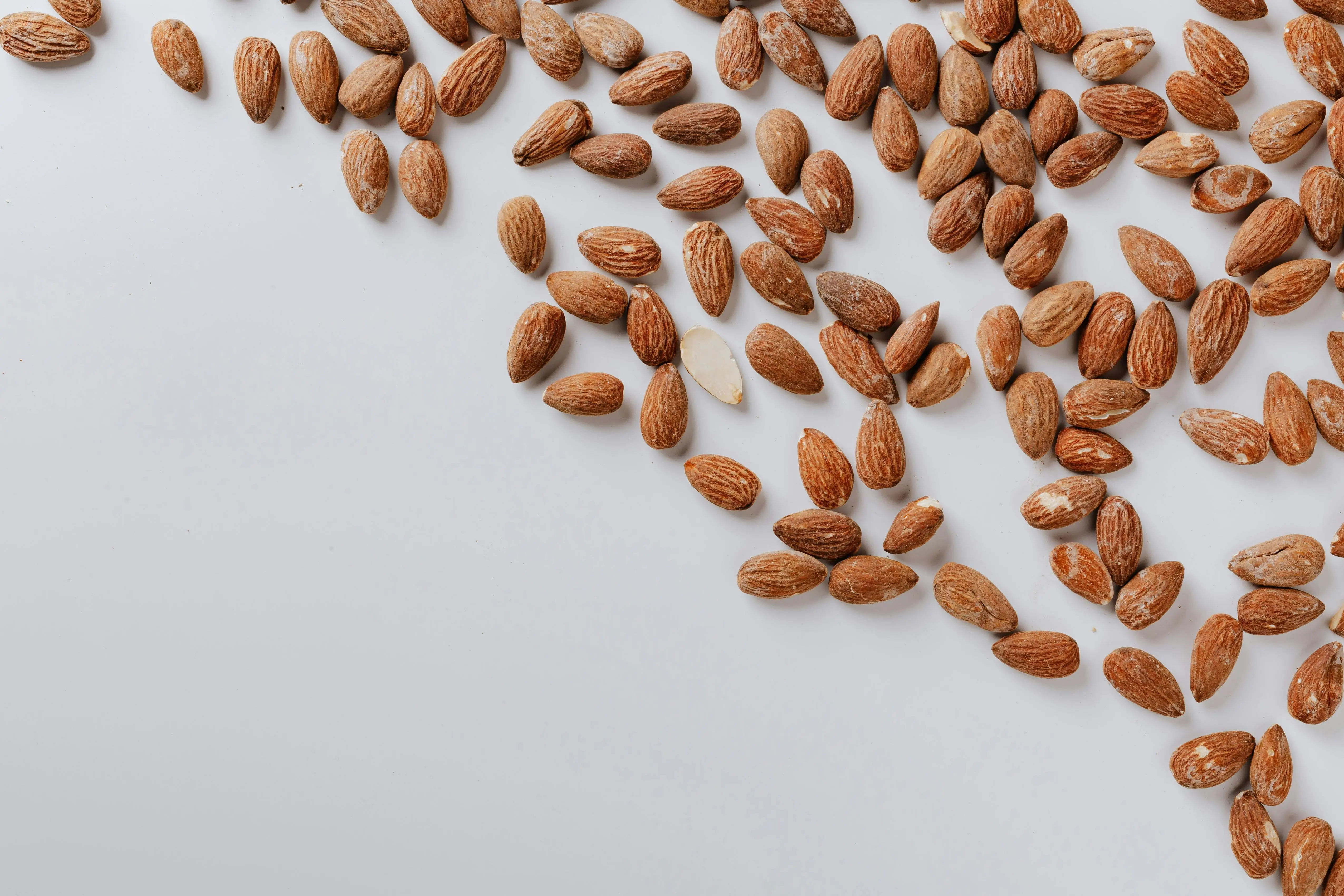 Jangan Dibuang! Ternyata Ini Kandungan Nutrisi dalam Kulit Almond Menurut Ahli
