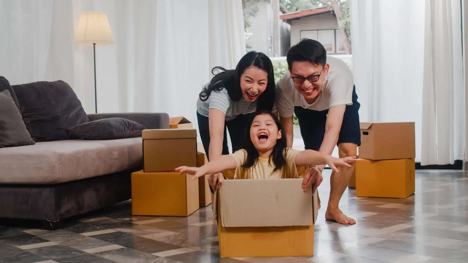Nggak Bisa Pergi Jauh Saat Long Weekend Isra Miraj? Simak 7 Ide Liburan Hemat di Rumah yang Seru
