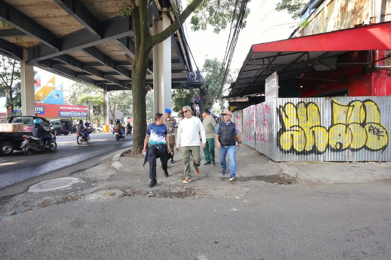 Bandung Siapkan Transformasi Kawasan Cihampelas: Izin Pembongkaran dan Strategi Relokasi UMKM Sedang Diproses