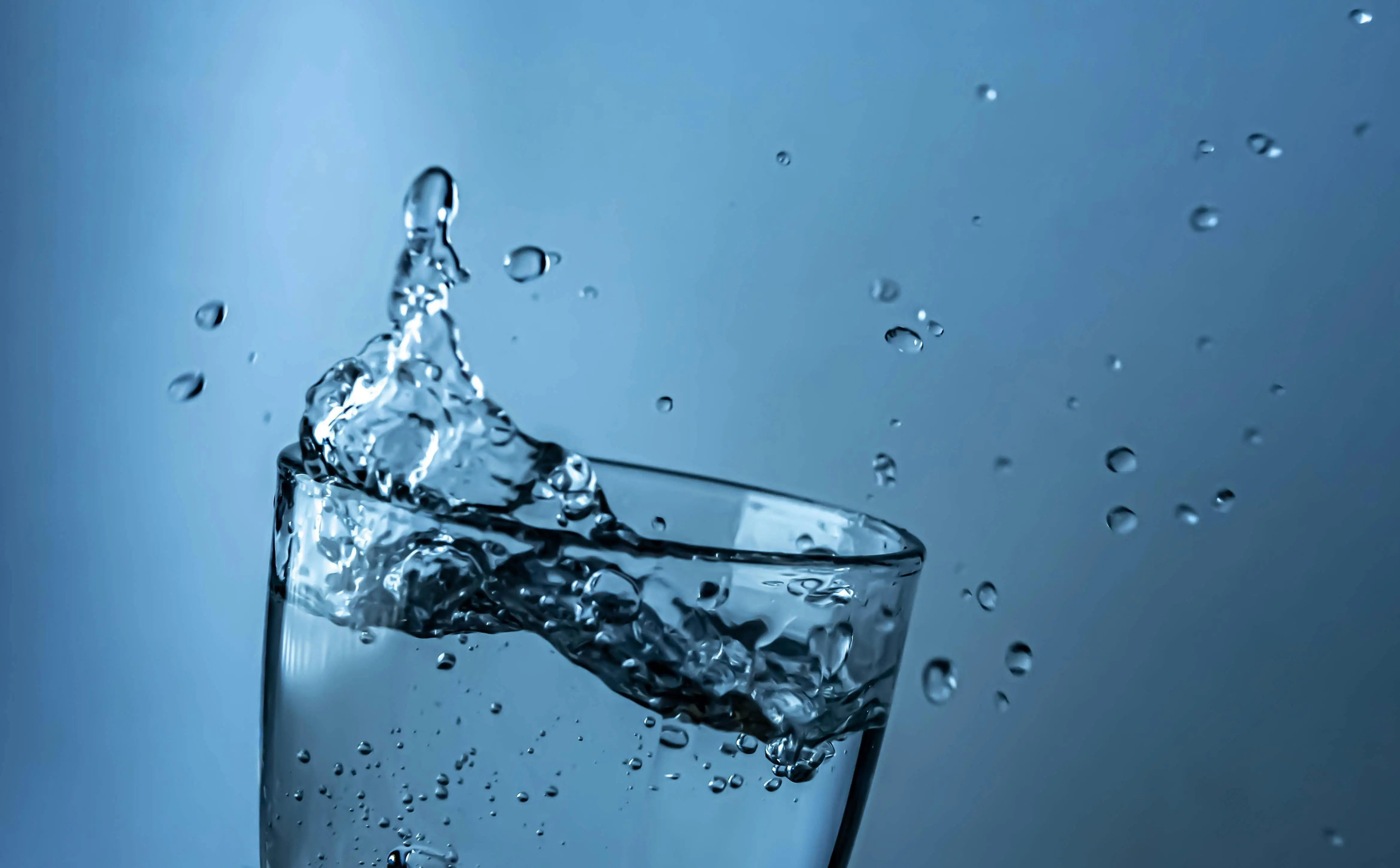 Suhu Air Minum Ideal: Panduan Medis untuk Optimalkan Metabolisme Setiap Hari