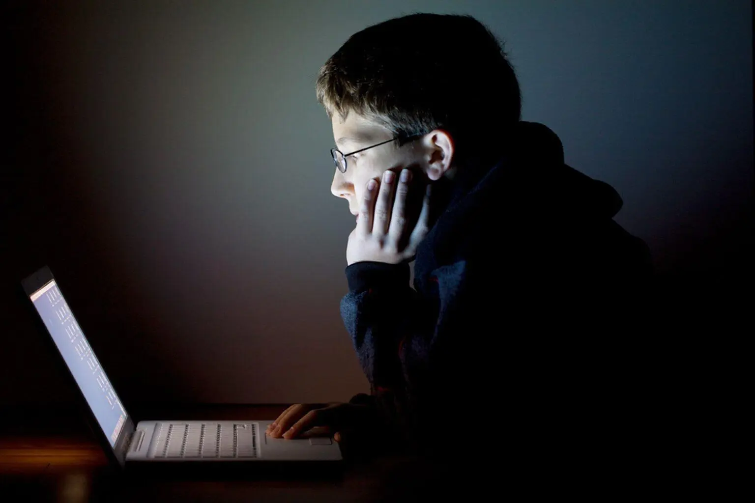 Kenali Tanda Grooming Online pada Anak dan Cara Melindungi Mereka dari Bahaya Digital
