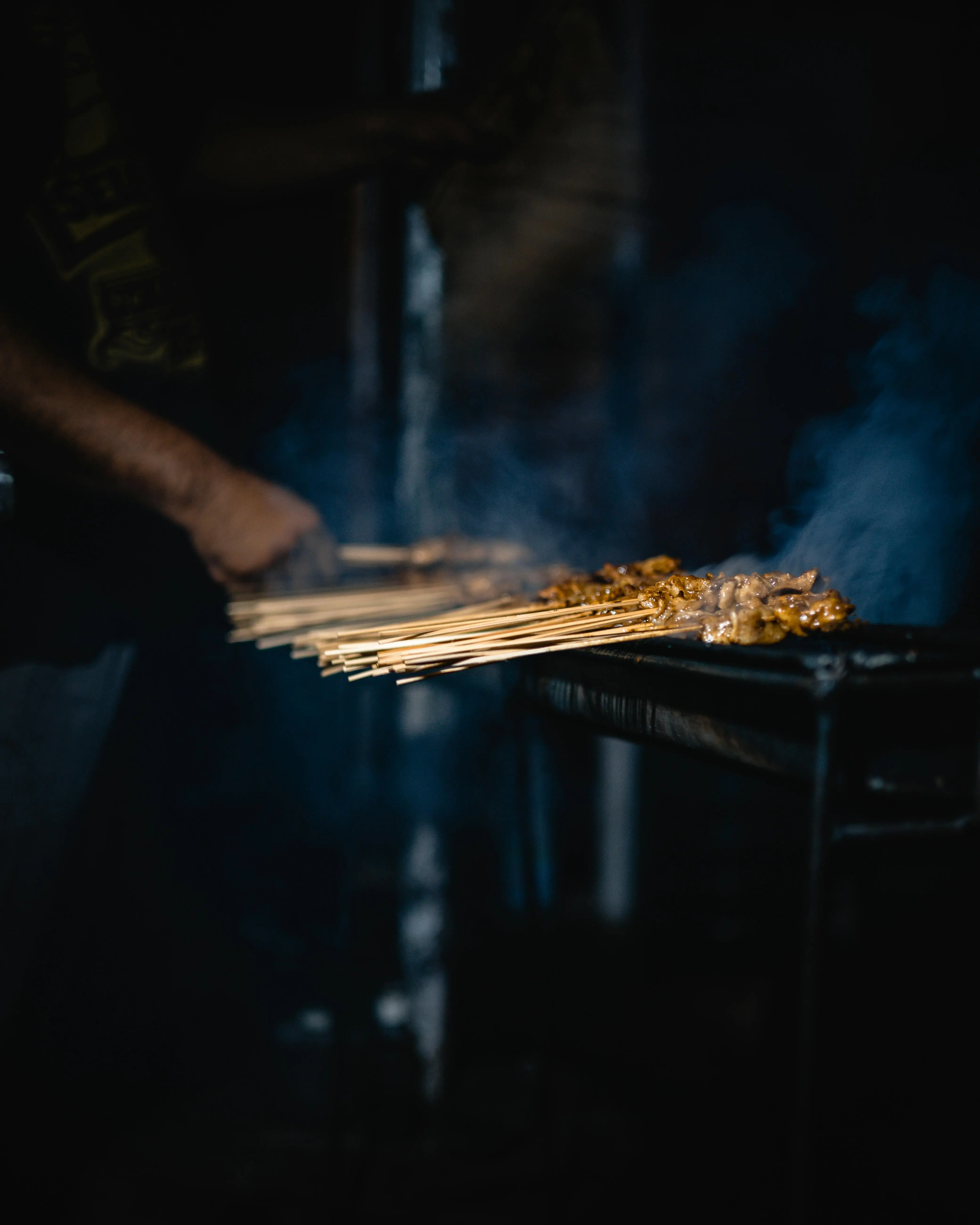 Hobi Makan Sate? Waspadai Teknik Bakar yang Bisa Mengubah Gizi Jadi Risiko Kesehatan