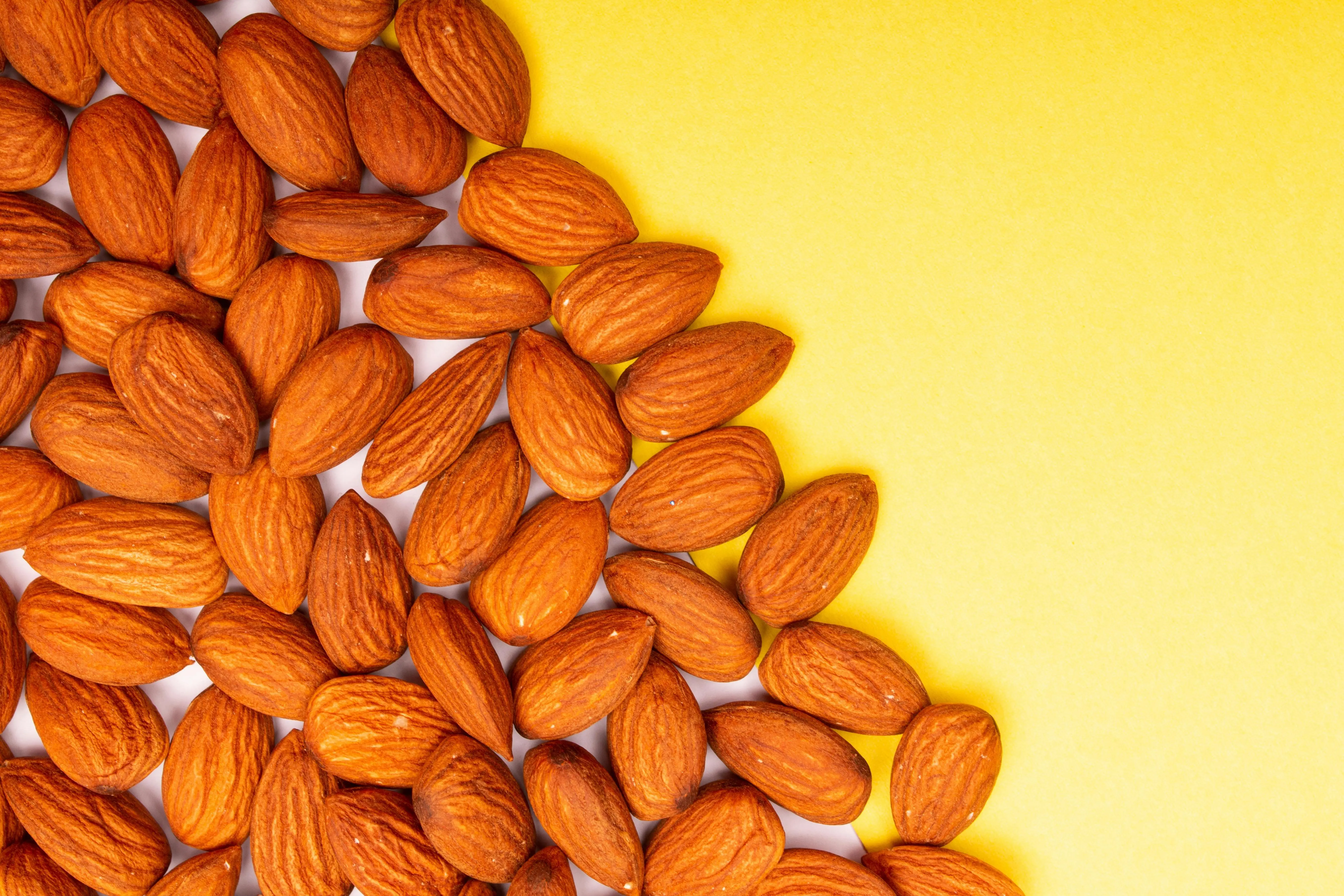 Sering Lapar Saat Diet? Coba Konsumsi Almond untuk Menekan Nafsu Makan Berlebih