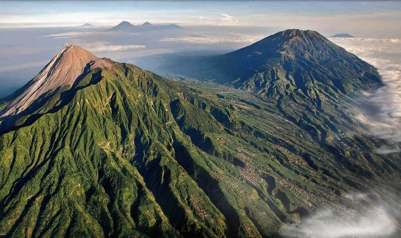 Alasan Indonesia Menjadi Negara Rawan Gempa dan Gunung Berapi