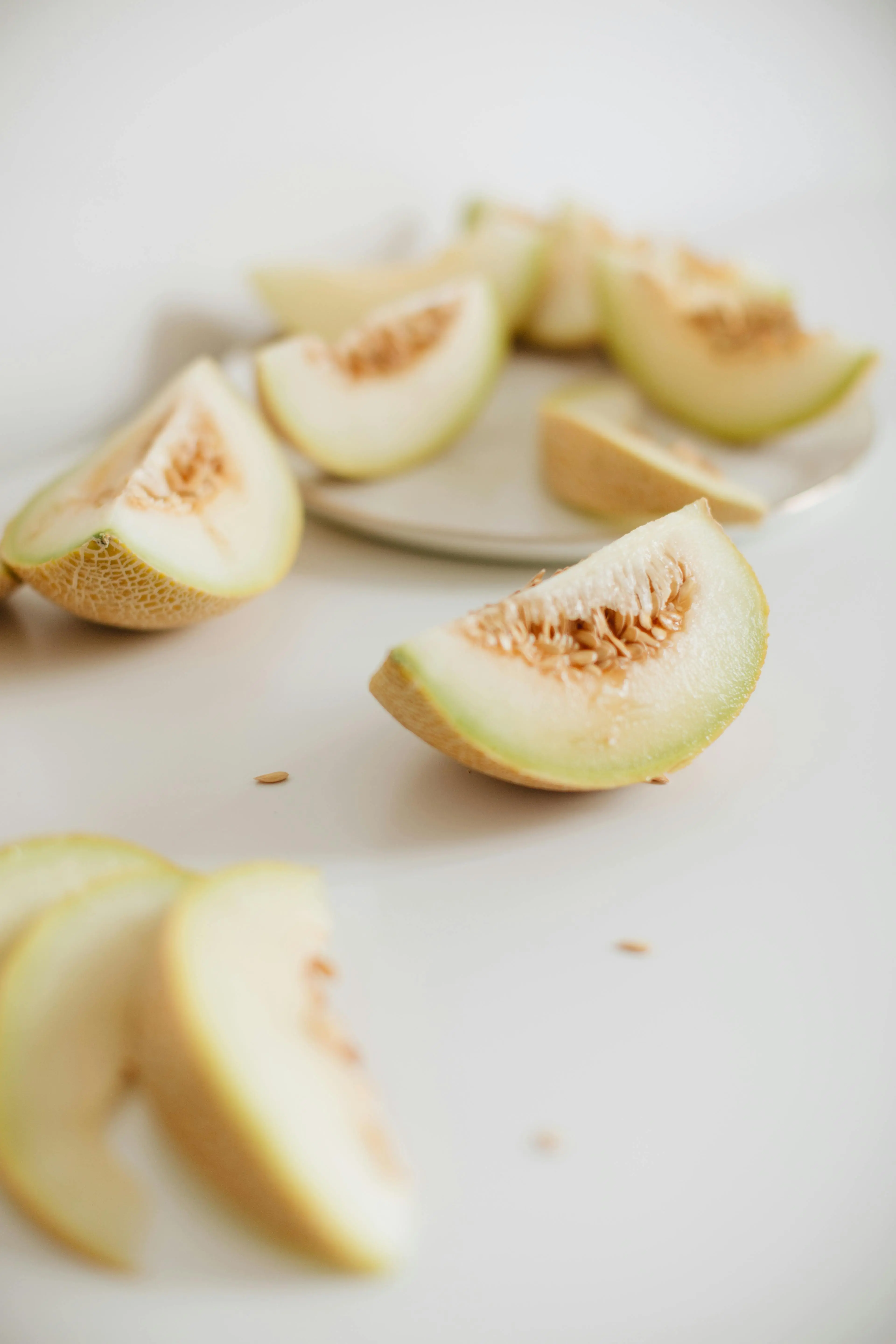 Bukan Sembarang Buah, Ini Alasan Medis Mengapa Melon Sangat Aman untuk Penderita GERD