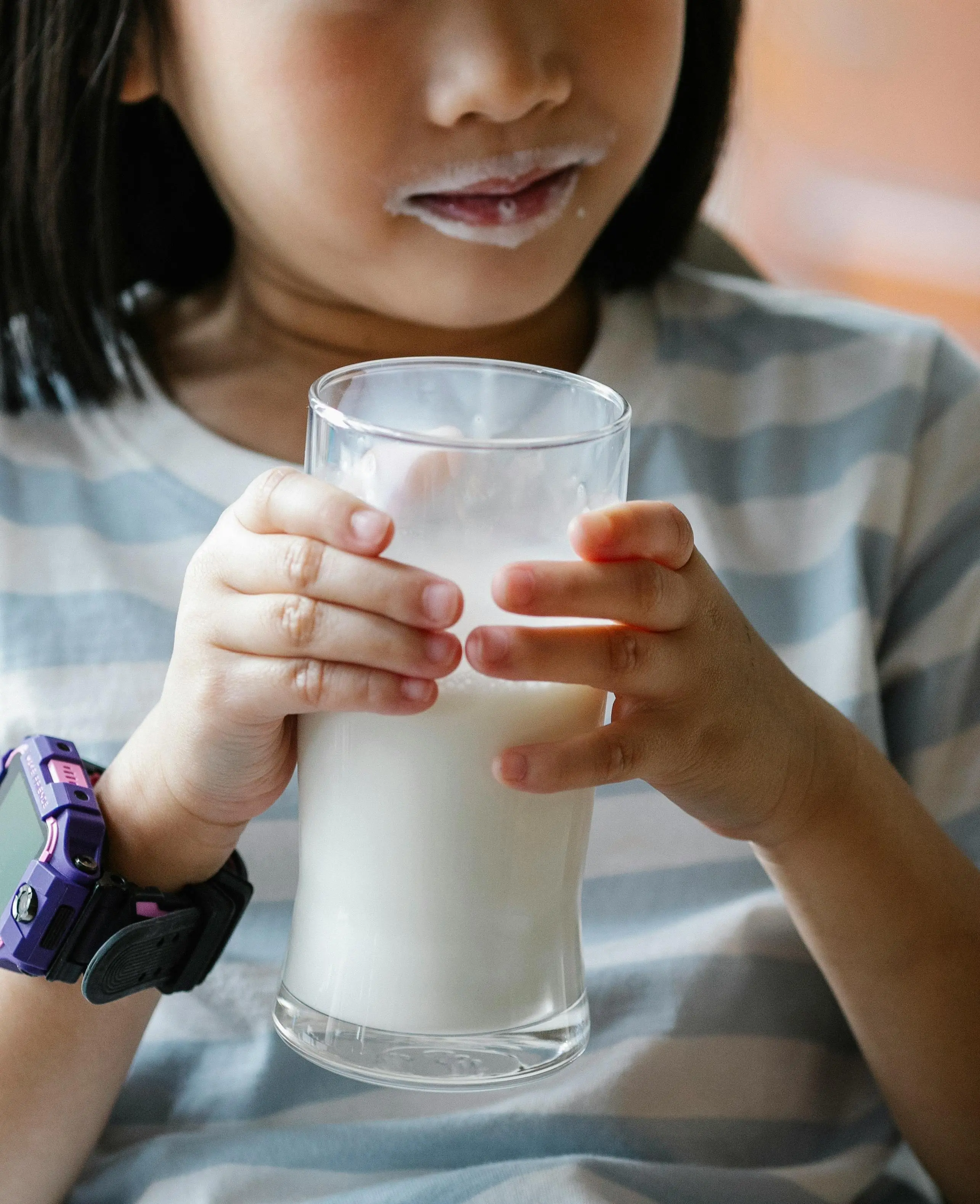 Minum Susu Setiap Hari: Benarkah Sehat atau Malah Memicu Risiko Penyakit?