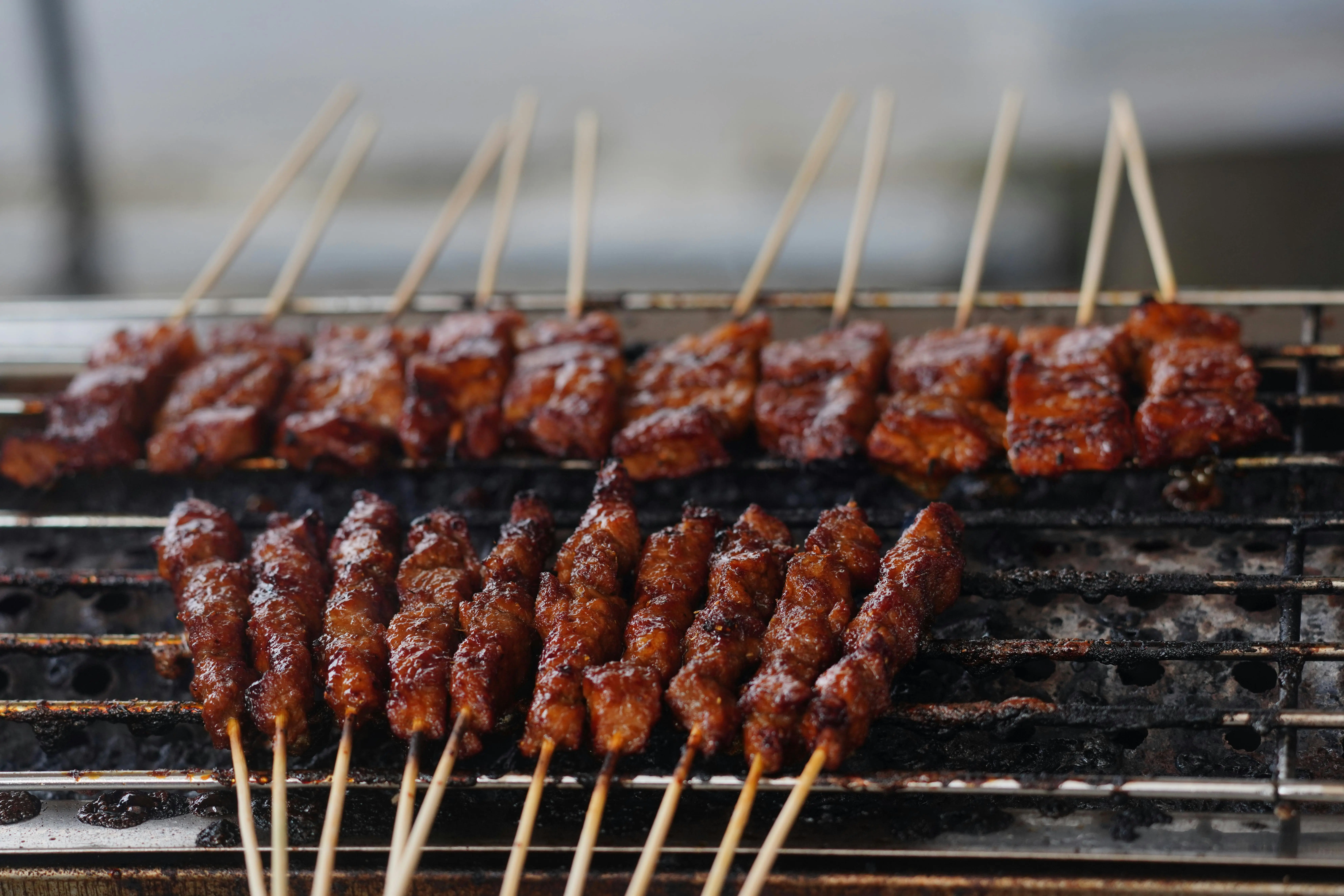 Filosofi di Balik Tusukan: Membedah Sate dalam Kacamata Antropologi Kuliner