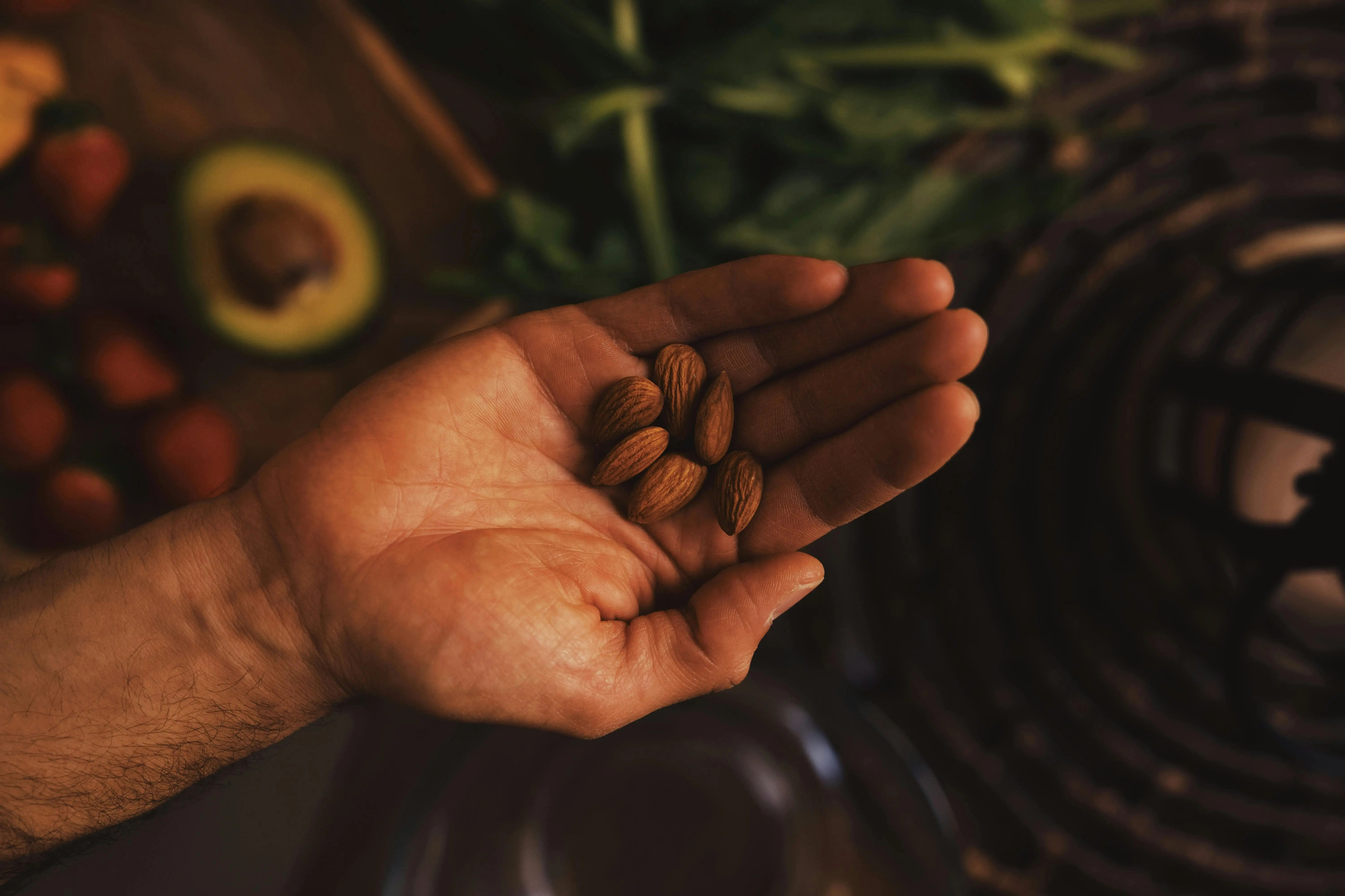 Bukan Sekadar Camilan, Ini Manfaat Luar Biasa Almond bagi Microbiome Usus Anda