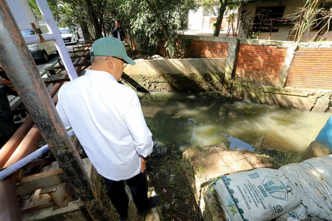 Wali Kota Bandung Instruksikan Pengerukan Sungai Cijangjawa demi Bebaskan Warga dari Banjir