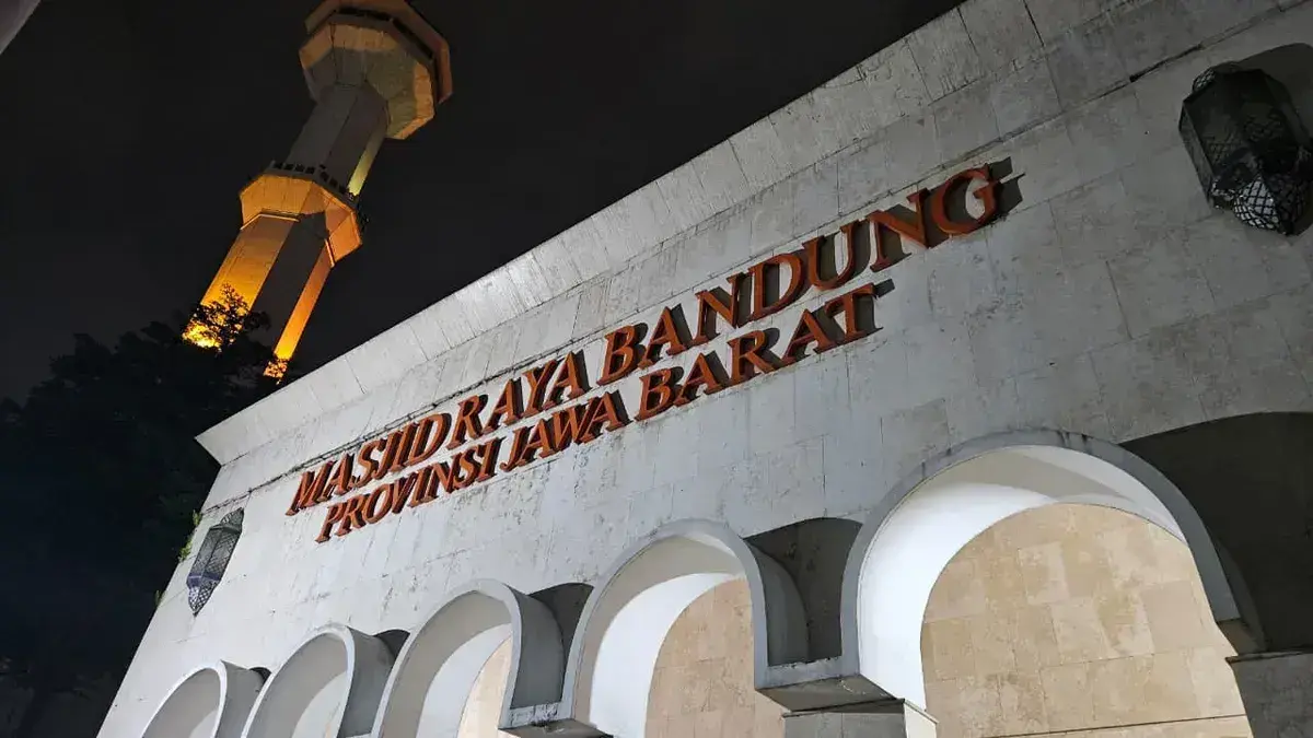 Pemprov Jabar Hentikan Dana Operasional Masjid Raya Bandung, Status Wakaf Jadi Alasan Utama